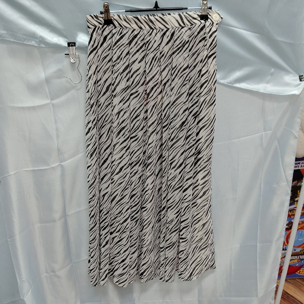 Who What Wear Black and White A-Line Maxi Skirt